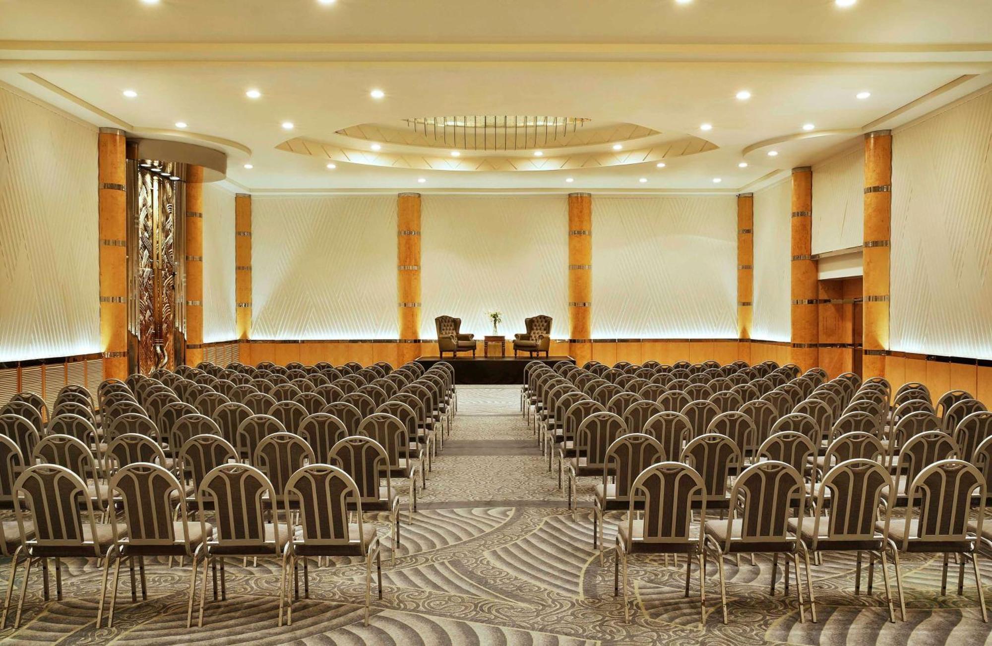 Hilton Hotel 5*