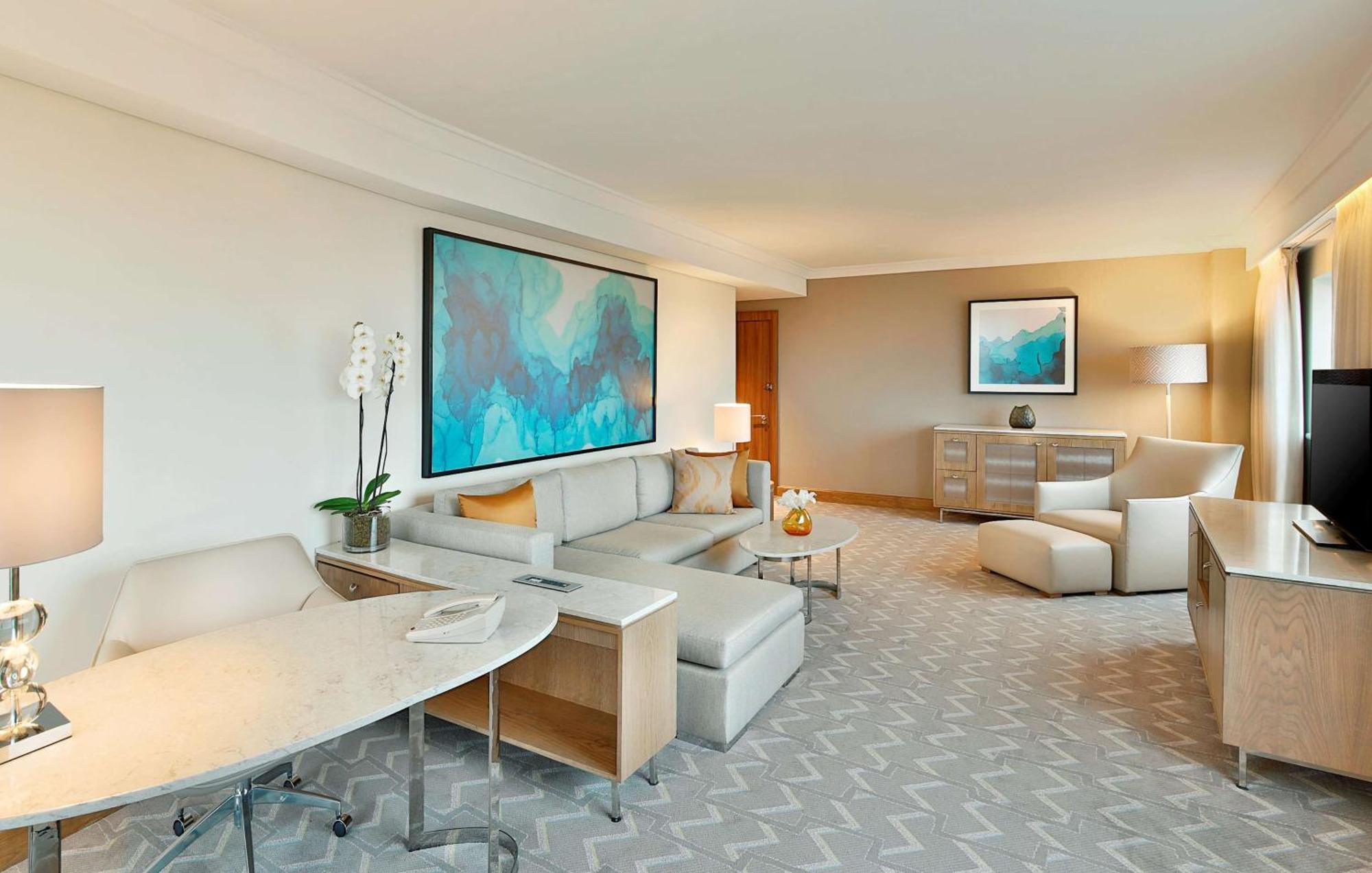 Hilton Hotel 5*